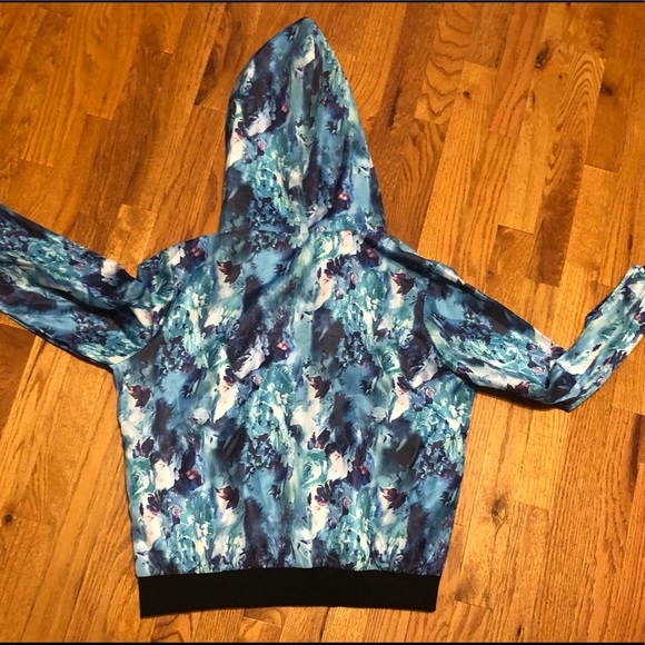 Meaner Lightweight Windbreaker with Hood Size Medium - Picture 7 of 13